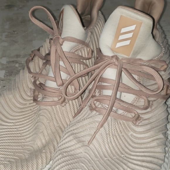 EUC Alphabounce Adidas Pearl Ash Tennis Running Athletic Shoes - Picture 4 of 13